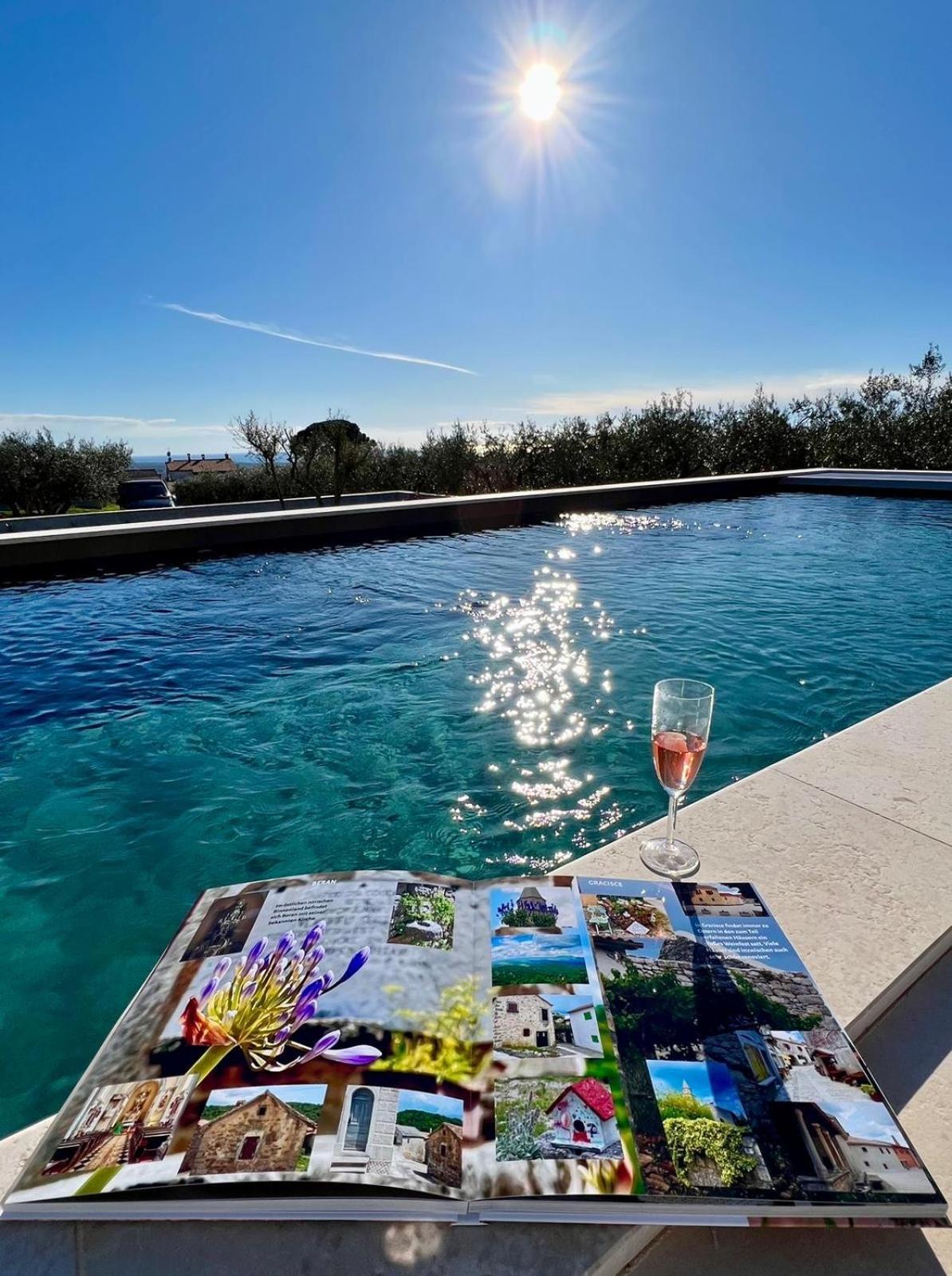 Villa Maslinik Kaštelir Buitenkant foto